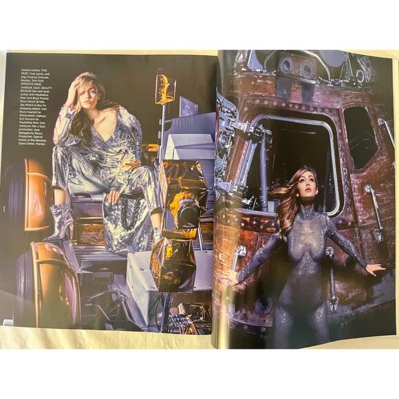 Bazaar Magazine June/July 2017 150Th Anniversary Collector's Edition Gigi Hadid - Picture 10 of 13